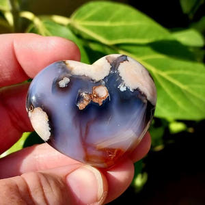 Nouvel Arrivage en Gros : Pierre de Palmier Cœur en Agate Fleur Bleue, Cristal Artisanal de Forme Libre Fleur Violette pour la Décoration - Product Image 5