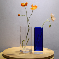 Vase à fleurs en acrylique nordique personnalisé, vase moderne en plexiglas pour arrangement décoratif de luxe