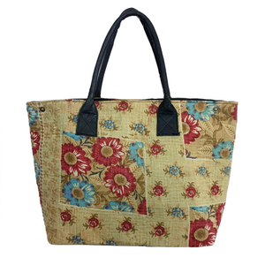 กระเป๋าถือ Kantha ลายดอกไม้พร้อมซิปปิดดีไซน์สายคู่ - Product Image 1