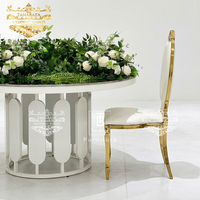 Chaises élégantes et durables en acier inoxydable doré pour les mariages, les dîners en plein air et les événements hôteliers