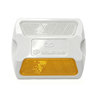 Borne de signalisation routière solaire en plastique, réfléchissante, visibilité 300 m, capacité de charge 180 kN, borne anti-collision pour autoroute