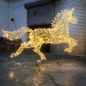 Luz LED 3D con Motivo de Caballo, Escultura de Caballo Dorado para Decoración Navideña de Exteriores, Paisajismo de Calles, Plazas y Eventos - Product Image 1