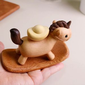 Ornement Cheval du Zodiaque en Bois de Hêtre, Cheval à Bascule Magnétique, Décoration de Bureau Feng Shui, Cadeau du Nouvel An Chinois - Product Image 3