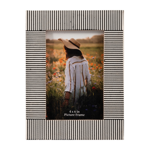 Cornice per foto rettangolare 4x6 pollici con design a righe, moderna, in legno e resina, da tavolo - Product Image 1