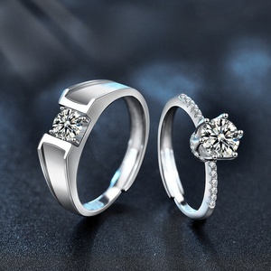<span class=keywords><strong>Anelli</strong></span> Regolabili per Coppie in Argento Sterling 925 All'Ingrosso, Gioielli di Alta Qualità con Moissanite Taglio Rotondo VVS <span class=keywords><strong>D</strong></span> Gra 0.5ct 1ct per Innamorati - Product Image 2
