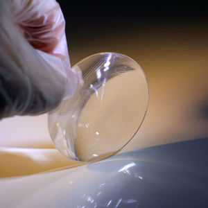 Lentille optique PMMA Plano convexe de haute qualité diamètre 81mm pour lentille d'insigne d'étiquette de bière - Product Image 4