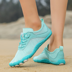 Chaussures d'eau avec empeigne en maille, semelle extérieure en caoutchouc, respirantes, unisexes, pour la plage en été - Product Image 4