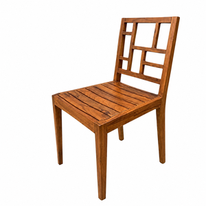 Chaise de salle à manger élégante en bois massif, design ergonomique, fabriquée à la main et durable, pour la maison ou la restauration - Product Image 1