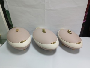 Ensemble de 3 casseroles isothermes 4L, 5L, 6L, design galet nordique, avec bouton doré, pour la conservation des aliments et l'organisation domestique - Product Image 1