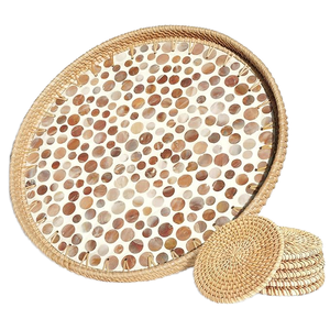 Plateau rond en rotin moderne de 13,8 pouces avec incrustation de nacre, ensemble de sous-verres en rotin, décoration de salon, utilisation en cuisine - Product Image 1