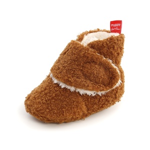 批发冬季厚绒保暖短靴新生儿婴儿地板拖鞋鞋袜 - Product Image 4