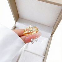 Bague ajustable Gaovo tendance pour femme en acier inoxydable, anti-ternissement, avec couronne, diadème et cœur pavé de zircone cubique, idéale pour mariage, fiançailles ou comme cadeau