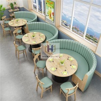 Ensemble de mobilier personnalisé pour restaurant et café Tables de bar d'intérieur avec chaises confortables pour la maison et l'appartement