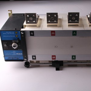 Interruptor de Transferencia Automática SKT1-800/4P 100A Trifásico IP55 Para Doble Fuente de Alimentación - Product Image 3