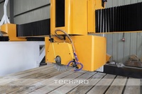 TECHPRO Scie à pont CNC automatique 5 axes pour la découpe de pierre, marbre, quartz, granit, avec dispositif rotatif à 360 degrés et moteur servo à engrenages