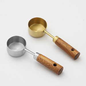Cuchara de café dorada de acero inoxidable con mango de madera para café, té, azúcar en polvo, <span class=keywords><strong>15</strong></span> <span class=keywords><strong>ml</strong></span>, 1 cucharada - Product Image 1