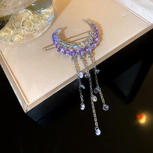 กิ๊บติดผมโลหะดีไซน์หรูหราประดับคริสตัลรูปดาวและพระจันทร์ พร้อมสายโซ่ยาว - Product Image 1