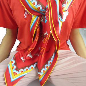 Écharpe carrée en soie 100% pour femme, 90 cm, rouge, grande taille, roulée à la main, châle de plage, écharpes pour femmes, cadeau mémorable pour la fête des mères, fête chinoise - Product Image 6