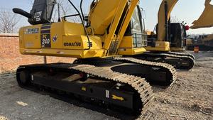 Pelleteuse hydraulique compacte sur chenilles de 24 tonnes prête à fonctionner Komatsu PC240LC grosse pelle lourde d'occasion à prix d'usine - Product Image 3