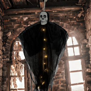 Decoración de fantasma colgante de Halloween con luz LED, accesorio de fantasma con calavera, tela desgastada para decoración de jardín, patio, fiesta o escena. - Product Image 3