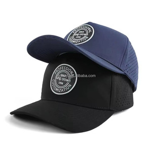 Casquette de baseball unisexe personnalisée en polyester à 5 panneaux, perforations découpées au laser, haute performance, avec cordon, pour le golf et le sport, vente en gros OEM - Product Image 1