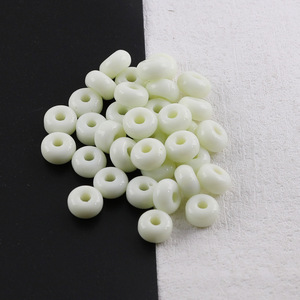 Cuentas redondas planas de vidrio de 10 mm, color blanco jade, para la fabricación de joyas, accesorios de bricolaje - Product Image 3