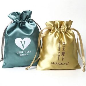Sacs en satin pour perruques en gros avec logo personnalisé, sacs de luxe en soie noirs à cordon pour mèches de cheveux pour femmes - Product Image 4