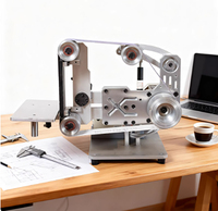 Mini ponceuse à bande avec moteur et table de travail réglable pour un ponçage personnalisé de haute précision