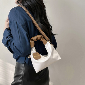 <span class=keywords><strong>Sac</strong></span> bandoulière plissé nuage en <span class=keywords><strong>cuir</strong></span> souple PU style coréen avec fermeture éclair, petit format, texture unique, pour <span class=keywords><strong>femme</strong></span>, nouvelle collection été 2024 - Product Image 2