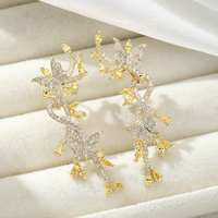 Tendance 2026 : Boucles d'oreilles à clip style féerique de luxe, motif vigne en filigrane de cristal, oreilles d'elfe, accessoires de bijoux de mariage pour mariée, vente en gros