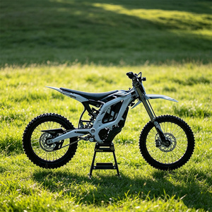Motocicleta Todoterreno Surron Light 2 de 32 Hp y 45 Ah, Potencia y Rendimiento, Motor de Tracción Media de 24 kW que Ofrece 32 Hp de Potencia Explosiva - Product Image 4