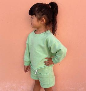 Ropa de otoño para mamá <span class=keywords><strong>y</strong></span> yo, trajes de <span class=keywords><strong>sudadera</strong></span> de gran tamaño con cuello redondo, pantalones cortos de algodón de rizo francés, trajes personalizados para madre e hija - Product Image 3