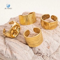 SUMMLY Vintage Großhandel 18 Karat vergoldet Edelstahl breit streng Hammer Muster Open Ring Modeschmuck