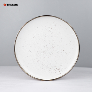 <span class=keywords><strong>Vaisselle</strong></span> imprimée personnalisée de luxe à bord en métal <span class=keywords><strong>doré</strong></span> moucheté <span class=keywords><strong>vaisselle</strong></span> blanche en céramique africaine avec tasse mouchetée - Product Image 6