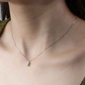 Prêt à expédier MSN-953 1CT Collier en or blanc 9K pour femme avec diamant de forme émeraude - Product Image 5