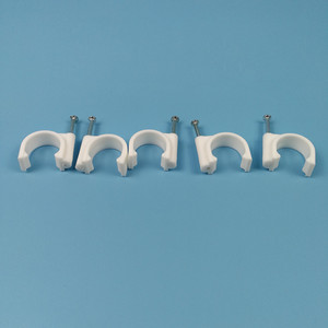Clip para cables de 8 mm, plástico, forma de C, para fijación de cables, 100 unidades por bolsa - Product Image 3