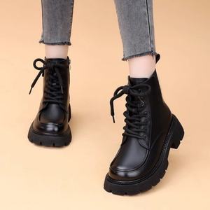 Mocassins pour hommes de haute qualité, marron, à bout bas, en cuir britannique lavé et de style rétro, fabriqués à la main avec une couture Goodyear. - Product Image 2