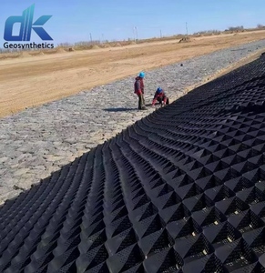Malla Geocell de HDPE Perforada, Tipo Panal 3D, para Protección de Taludes y Control de la Erosión en Terraplenes de Carreteras - Product Image 4