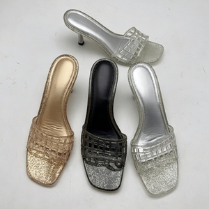 Sandalias de PVC Brillante con Tira y Tacón Bajo, Punta Abierta, Suela de Goma, Estilo Casual para Mujer - Product Image 2