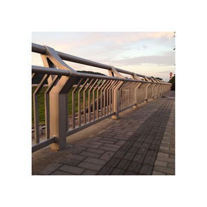 Développement de garde-corps de sécurité en acier pour ponts, garde-corps décoratifs en béton, clôture de garde-corps - Product Image 3