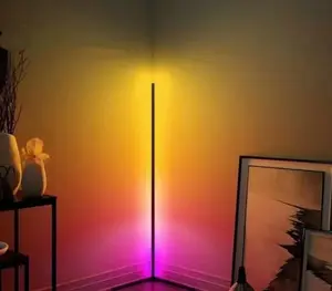 Lampada da terra a Led intelligente minimalista con supporto nordico lampada da terra ad angolo RGB a Led dal Design moderno per soggiorno