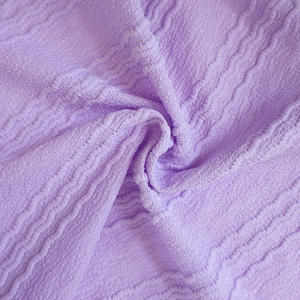 Usine personnalisée en gros 225gsm 100% Polyester vague Texture tricot Jacquard femmes vêtements tissu - Product Image 1