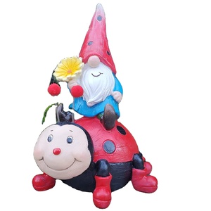 Adornos de Gnomos para Exteriores con Margarita, Estatua de Gnomos Sentados sobre una Mariquita para Jardín, Patio, Césped - Product Image 2