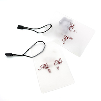 Étiquette de balançoire en plastique transparent personnalisée étiquette de vêtement en PVC étiquette de vêtement givrée étiquette translucide pour rideau