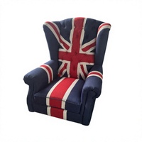 Fauteuil simple capitonné en toile de jute style campagnard américain avec accent Union Jack et motif écossais britannique pour salon