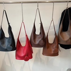 Sac à bandoulière simple de haute qualité en cuir PU avec doublure en polyester, grande capacité, fermeture à boucle - Product Image 1