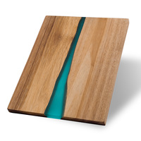Planche à découper en bois en résine époxy personnalisée Ocean