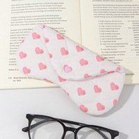 Étui à lunettes rembourré en tissu fait main style Ins, pochette de rangement en forme de cœur, étui à lunettes de niche en forme de cœur