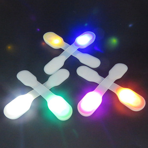 Sécurité nocturne en cours d'exécution soins infirmiers lumière mains libres forte pince magnétique sur les vêtements cyclisme <span class=keywords><strong>marche</strong></span> Sports d'urgence en plein air - Product Image 3