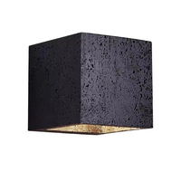 Applique Murale Carrée LED Moderne Wabi Sabi en Travertin Noir – Lampe Murale Simple pour Appartement, Hôtel, Décoration de Chevet, Petite Lumière Murale